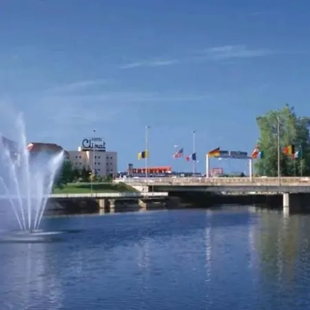 Le Central A - Tout Equipe - Centre-Ville Gare Montluçon Buitenkant foto